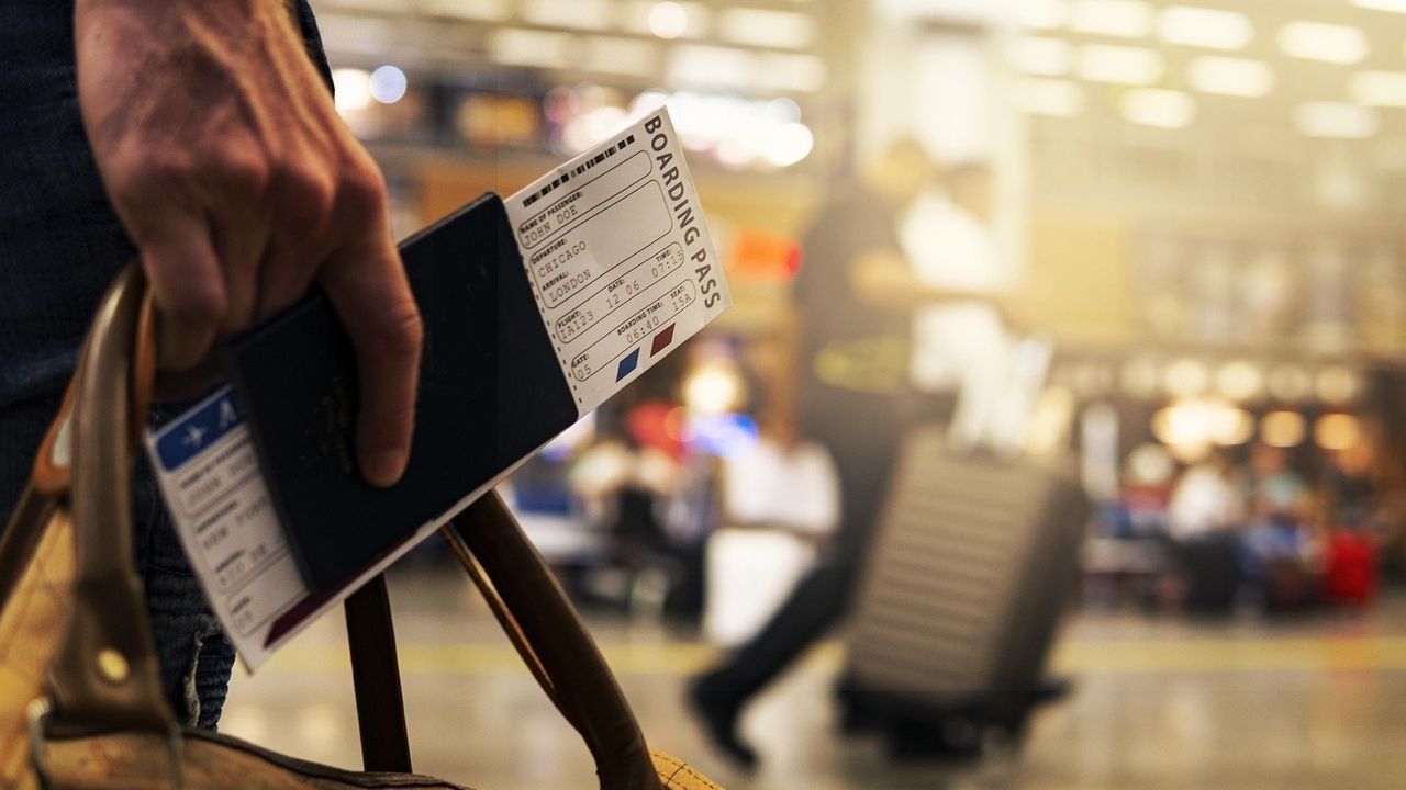 The Suitcase Swap Scam Is All Over All Major Airports