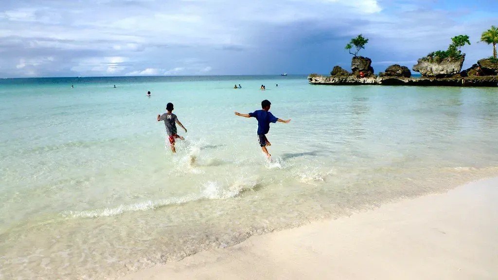 In these 10 Countries, $1,000 per Month Gives You The High Life