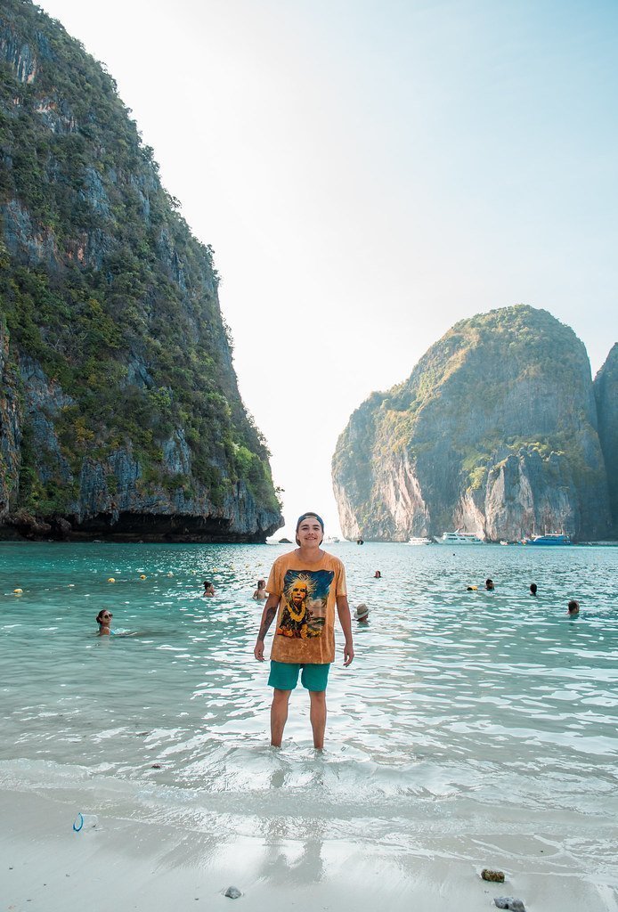 Maya Bay, Phi Phi Islands, Thailand (Image Credits: Flickr)