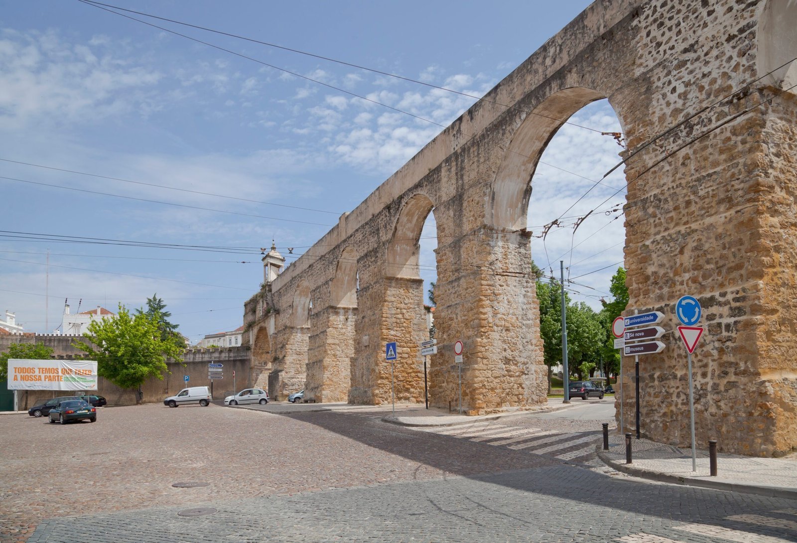 Portugal (Image Credits: By Diego Delso, CC BY-SA 3.0, https://commons.wikimedia.org/w/index.php?curid=19814961)