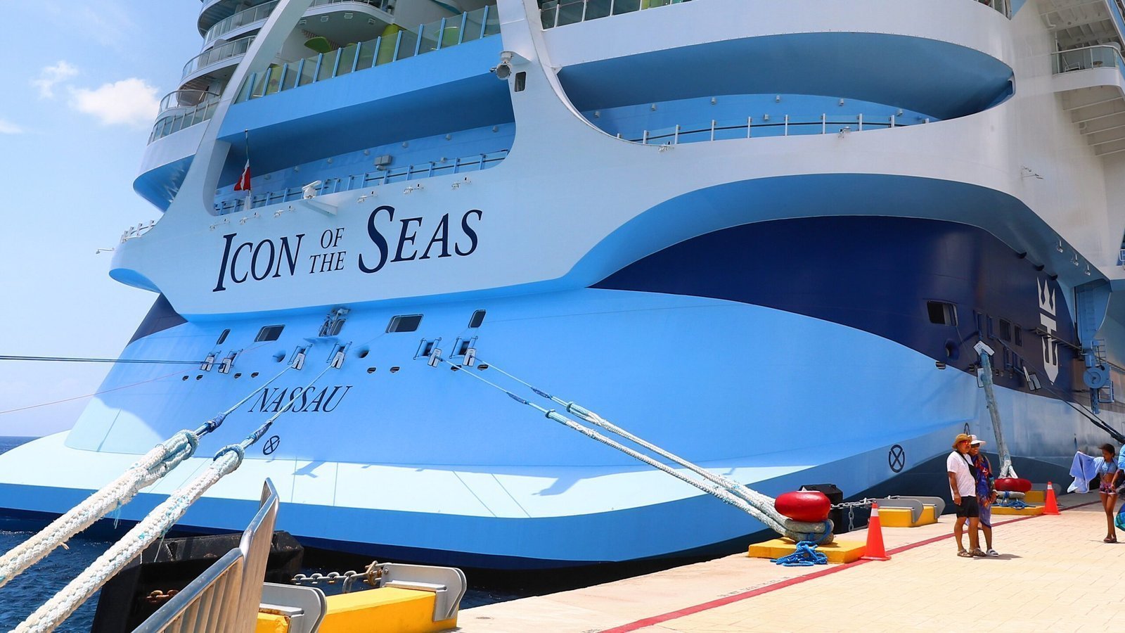 4. Icon of the Seas (By Larry D. Moore, CC BY 4.0, https://commons.wikimedia.org/w/index.php?curid=148506382)