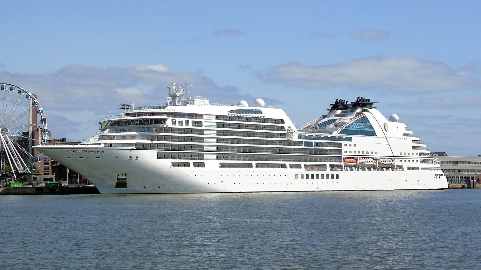 8. Seabourn Ovation (By Kahvilokki, CC BY-SA 4.0, https://commons.wikimedia.org/w/index.php?curid=81071954)