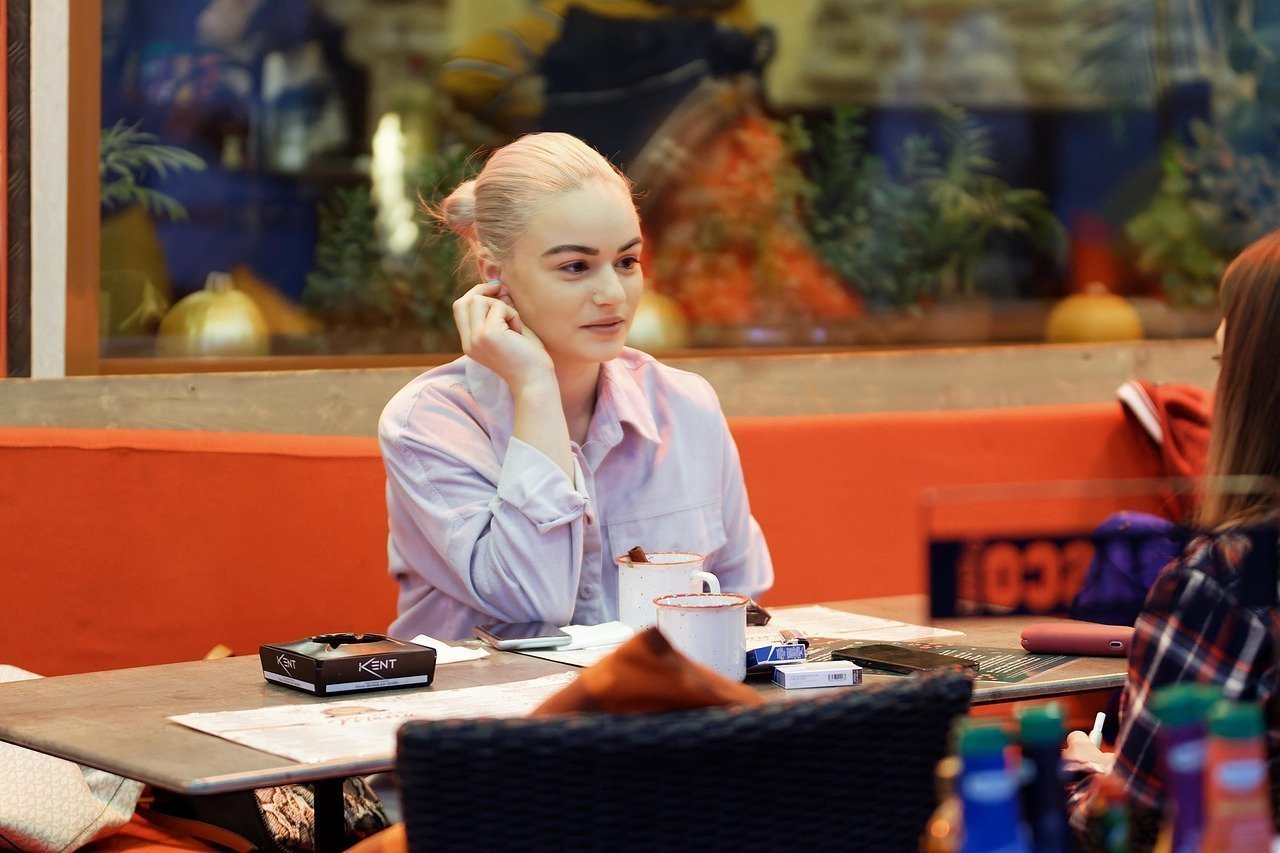 2. Snapping Fingers or Whistling for Attention (Image Credits: Pixabay)