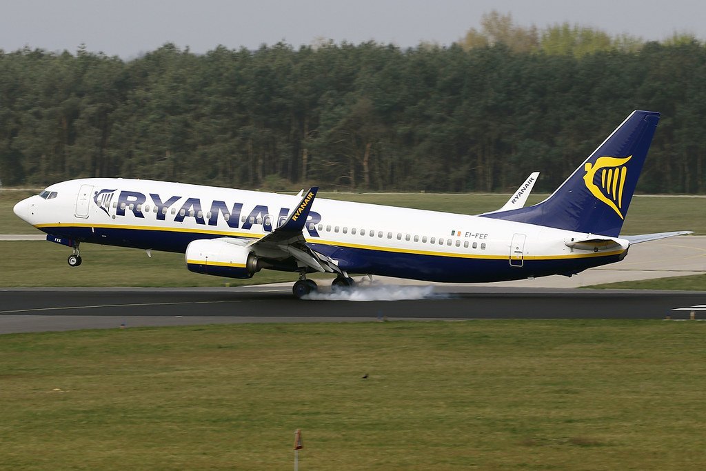Ryanair: Masters of the Add-On Maze (Jeroen Stroes Aviation Photography, Flickr, CC BY 2.0)