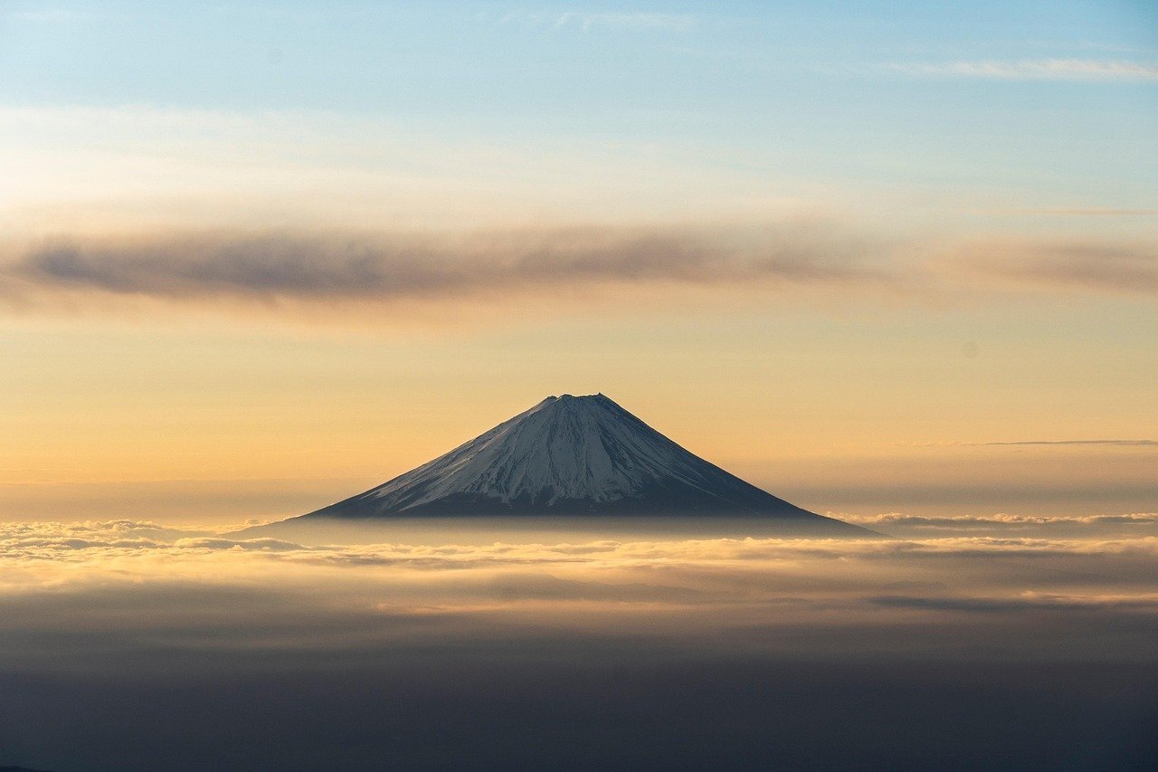 5. Fujikawaguchiko, Japan - The Mount Fuji Photo Spot That Got Walled Off (Image Credits: Pixabay)
