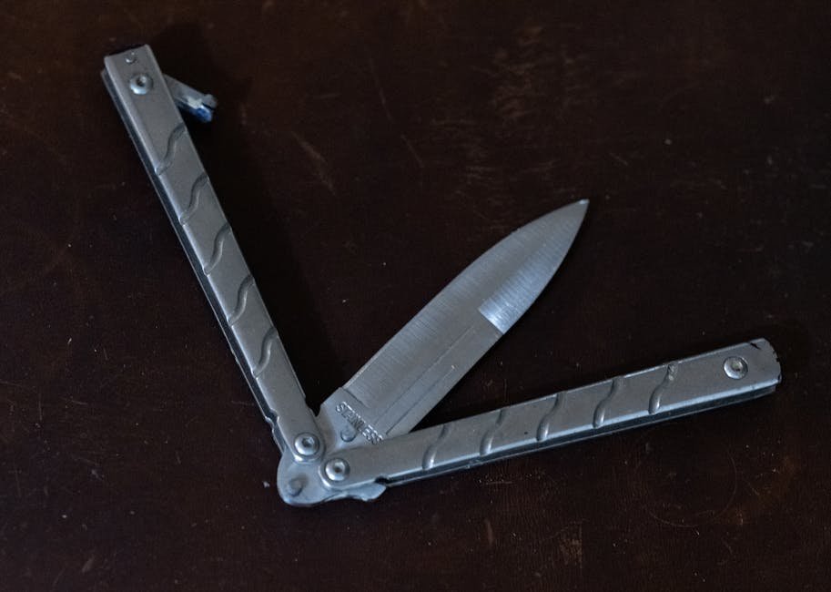 6. Knives, Multi-Tools, and Bladed Objects (Image Credits: Pexels)