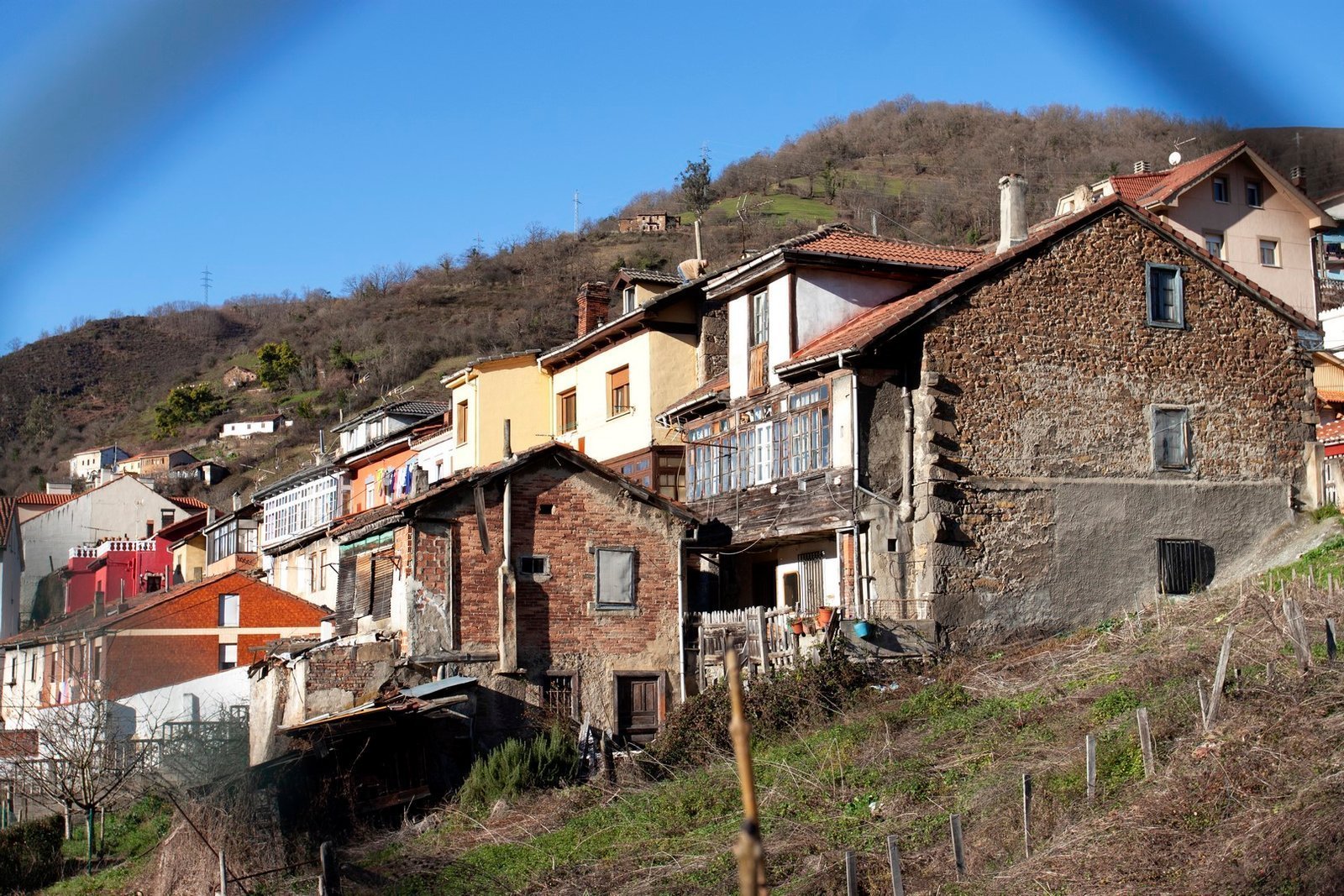 3. Village #1: Ponga, Spain - The Mountain Village That Pays Young Families (By Carmenmoran, CC BY 4.0)