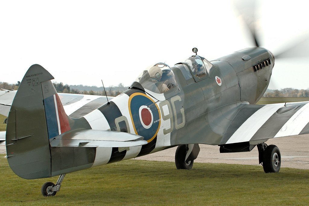 8. The Private Aviation Landscape These Travelers Already Occupy (Airwolfhound, Flickr, CC BY-SA 2.0)