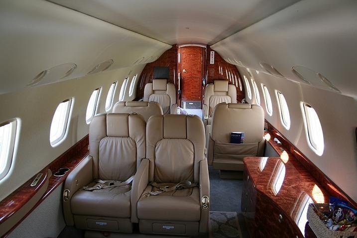 Aero: First-Class Only, Airport Chaos Never (By Jety, CC BY-SA 3.0)