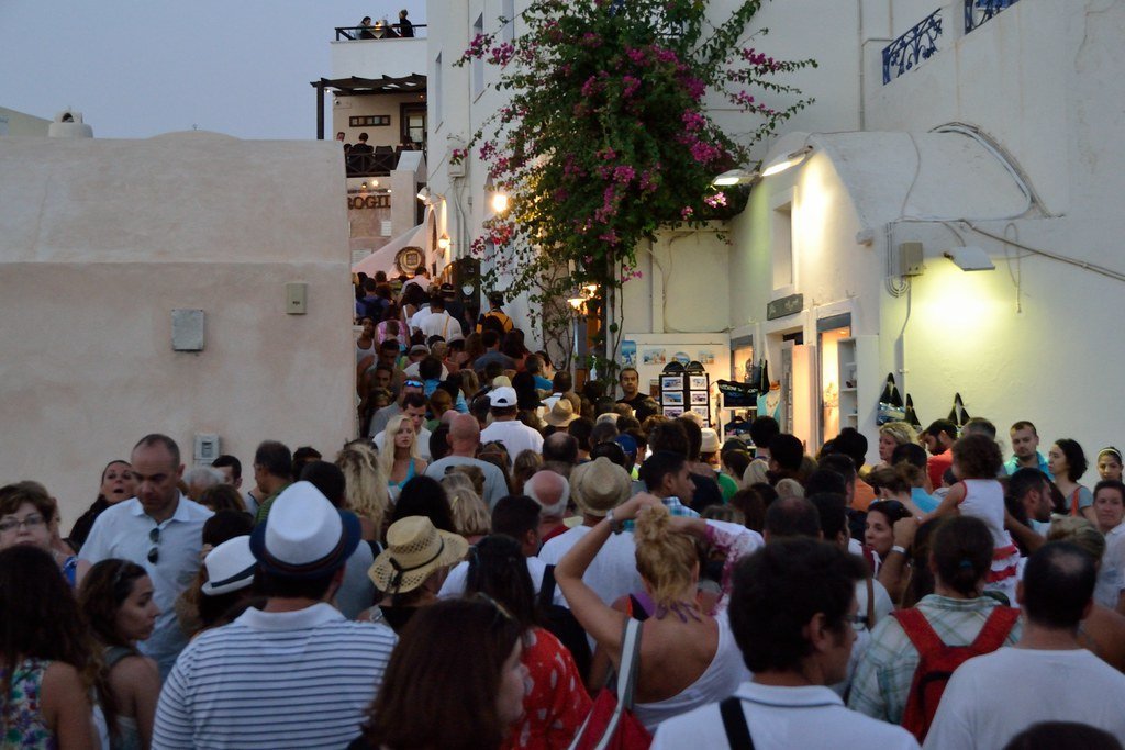 6. Santorini, Greece - Overpriced, Overcrowded, and Over It (Cha già José, Flickr, CC BY-SA 2.0)