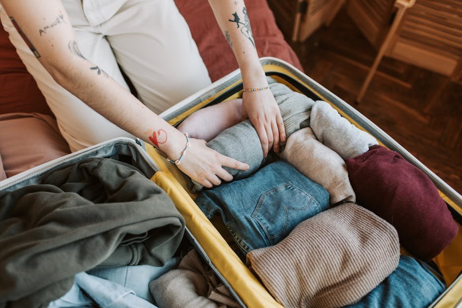 3. You Pack Your Bags at 5 a.m. Like a Demolition Crew (Image Credits: Pexels)