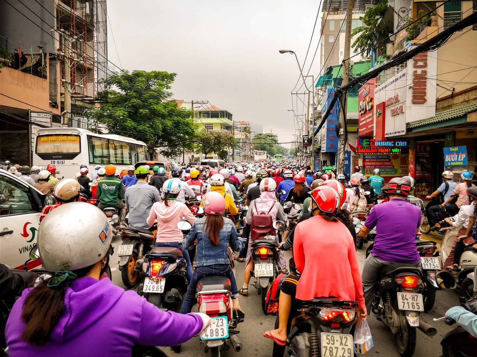 3. Traffic Congestion Is Genuinely Life-Draining (Imported from 500px (archived version) by the Archive Team. (detail page), CC BY 3.0)