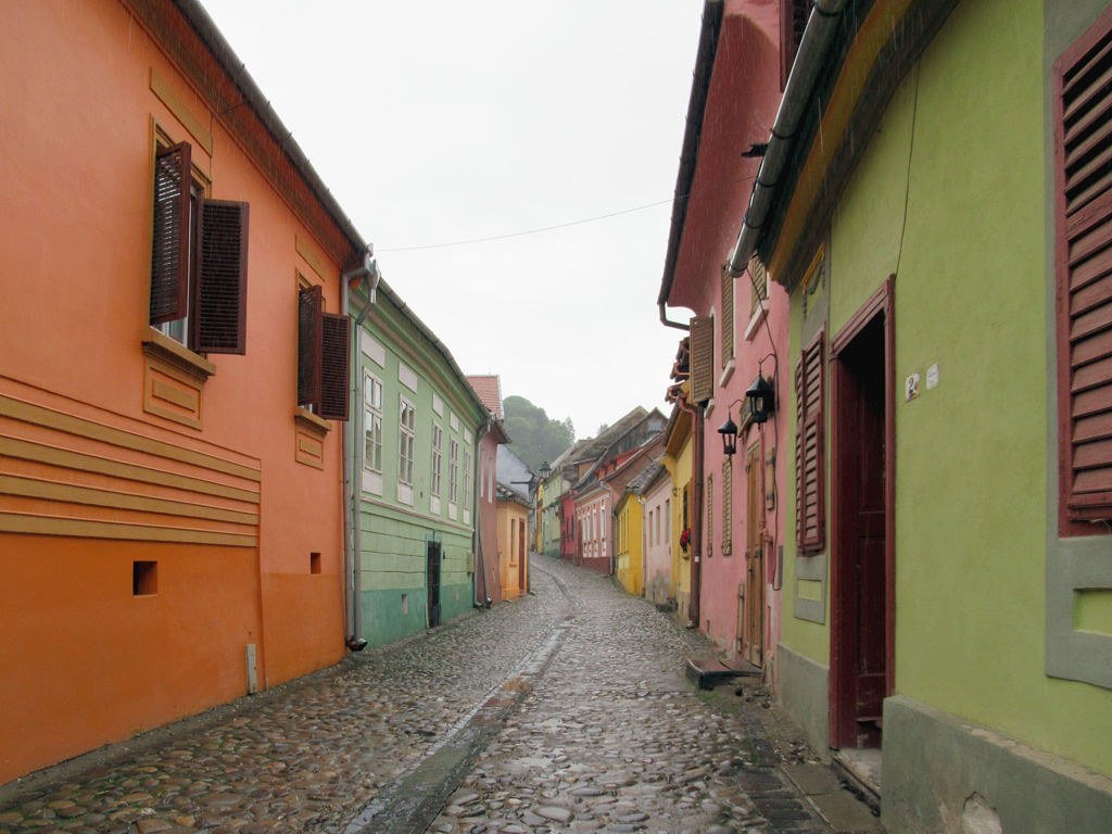 6. Sighișoara, Romania - Where Dracula Meets Bridgerton Grandeur (D-Stanley, Flickr, CC BY 2.0)