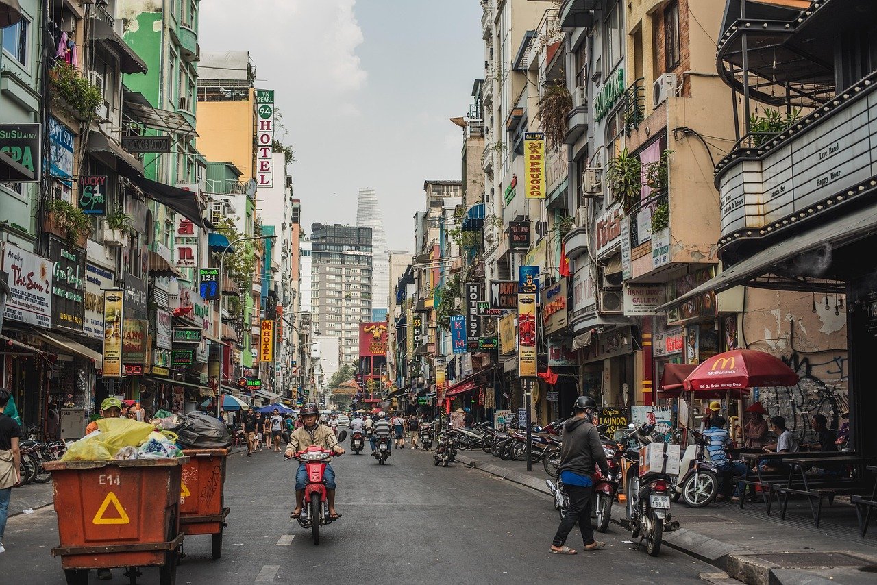 6. Vietnam: A Rising Star Where American Accents Stand Out (Image Credits: Pixabay)