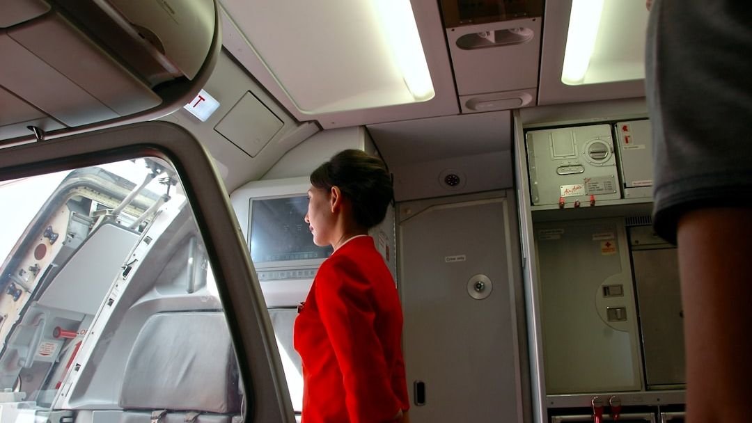 Flight Attendant Secrets: 10 Habits That Will Get You the "Good Service" on Long Hauls