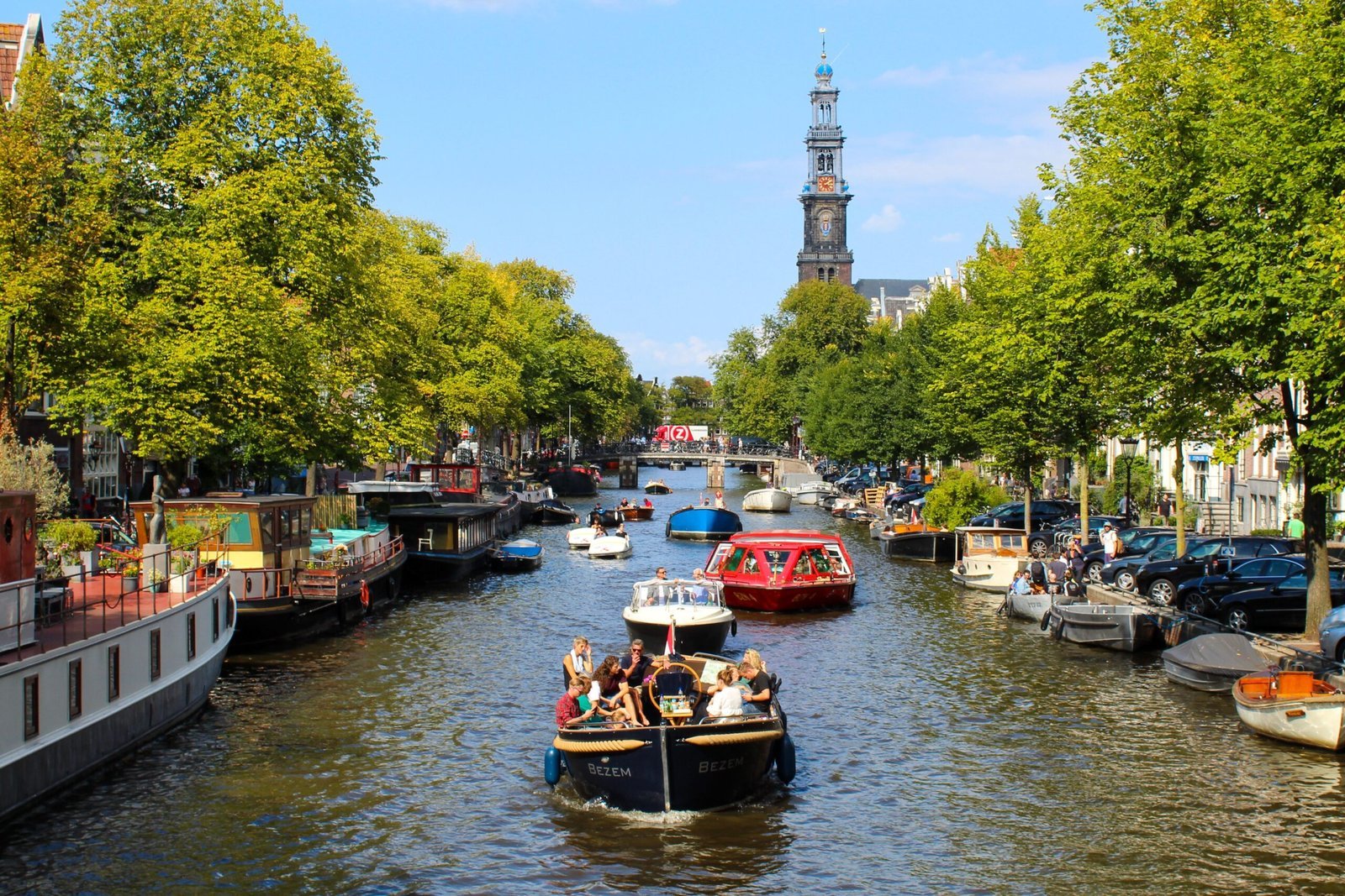 Amsterdam, The Netherlands: A City That Removed Its Own Welcome Sign (By Juke Schweizer, CC BY-SA 4.0)