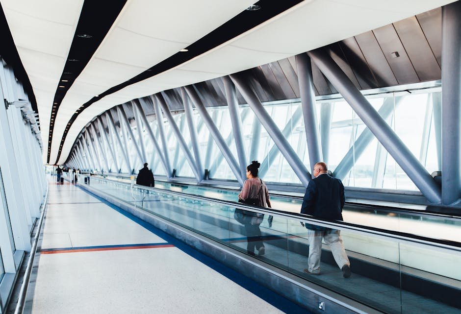 6. Ignoring the Moving Walkway Etiquette (Image Credits: Pexels)