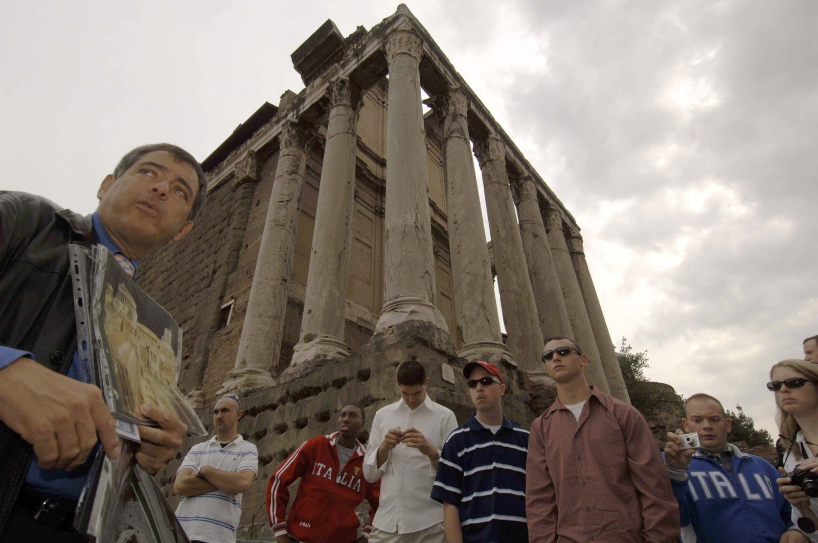 4. Genuine Community Ties and Local Reputation (This image was released by the United States Navy with the ID 061019-N-5330L-001 (next).
This tag does not indicate the copyright status of the attached work. A normal copyright tag is still required. See Commons:Licensing.


العربية ∙ বাংলা ∙ 
Bahaso Jambi ∙ 
Deutsch ∙ Deutsch (Sie-Form) ∙ English ∙ español ∙ euskara ∙ فارسی ∙ français ∙ italiano ∙ 日本語 ∙ 한국어 ∙ македонски ∙ മലയാളം ∙ Plattdüütsch ∙ Nederlands ∙ polski ∙ پښتو ∙ português ∙ русский ∙ slovenščina ∙ svenska ∙ Türkçe ∙ українська ∙ 简体中文 ∙ 繁體中文 ∙ +/−, Public domain)