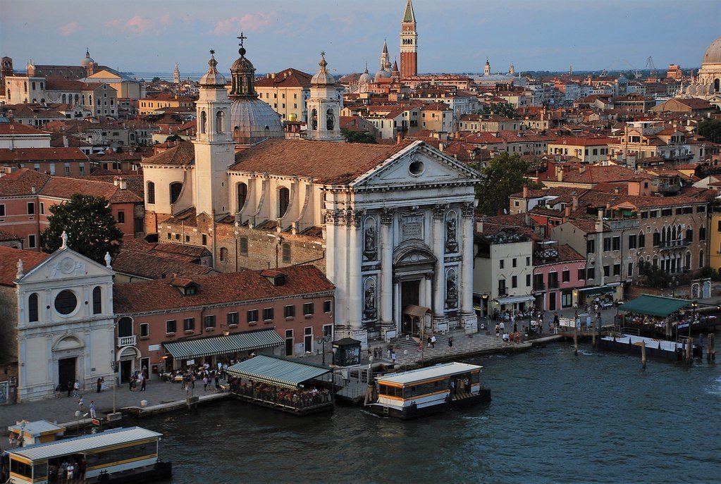 The UNESCO Factor: How Heritage Status Shapes Local Policy (Juanje Orío, Flickr, CC BY-SA 2.0)