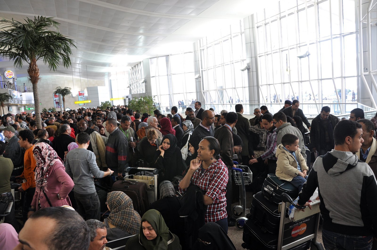 7. Master Situational Awareness in Crowded Terminal Areas (Cairo International Airport, CC BY-SA 2.0)